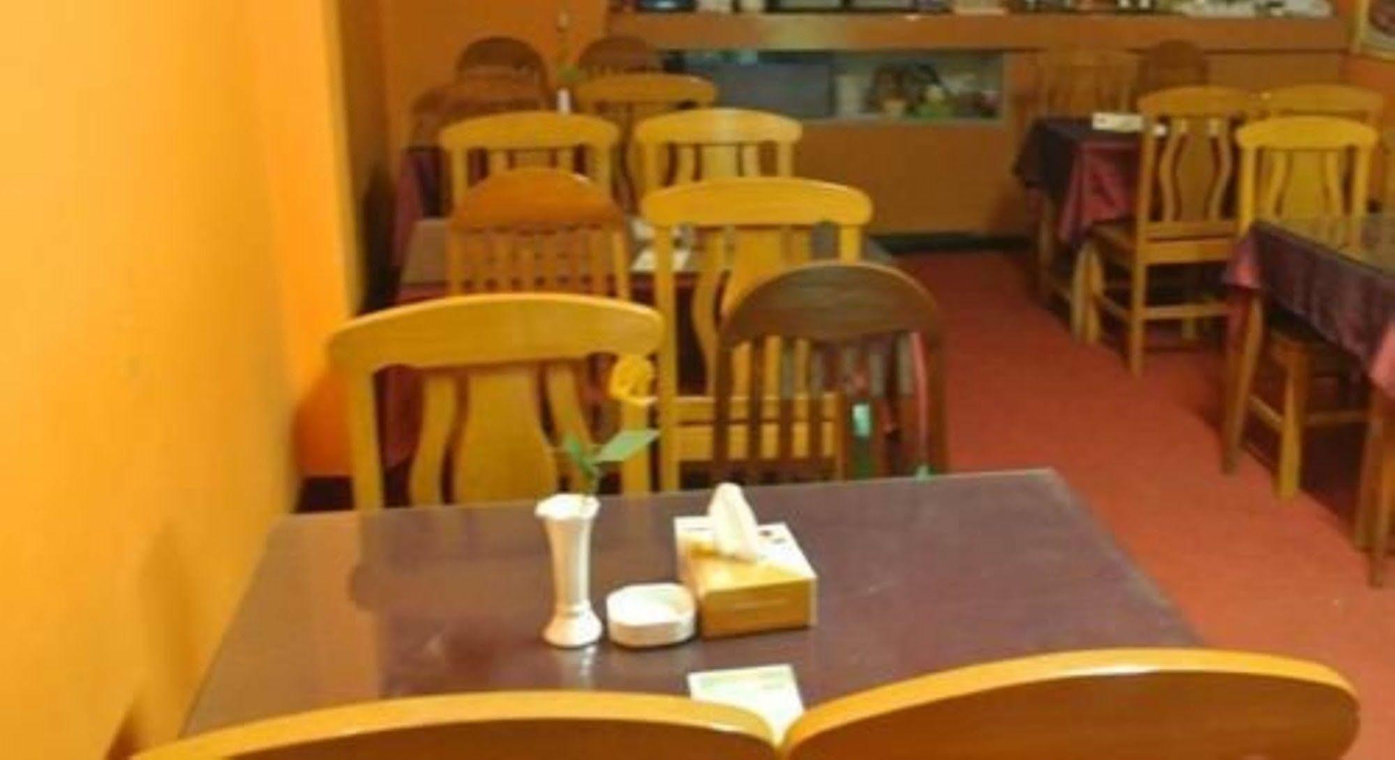 Silver Moon Hotel 仰光 外观 照片